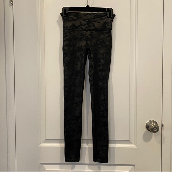 Spanx Faux Leather Camo Leggings - Picture 6 of 6